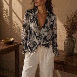 Ellen Tracy black floral blouse with tie front #floral #blouse
